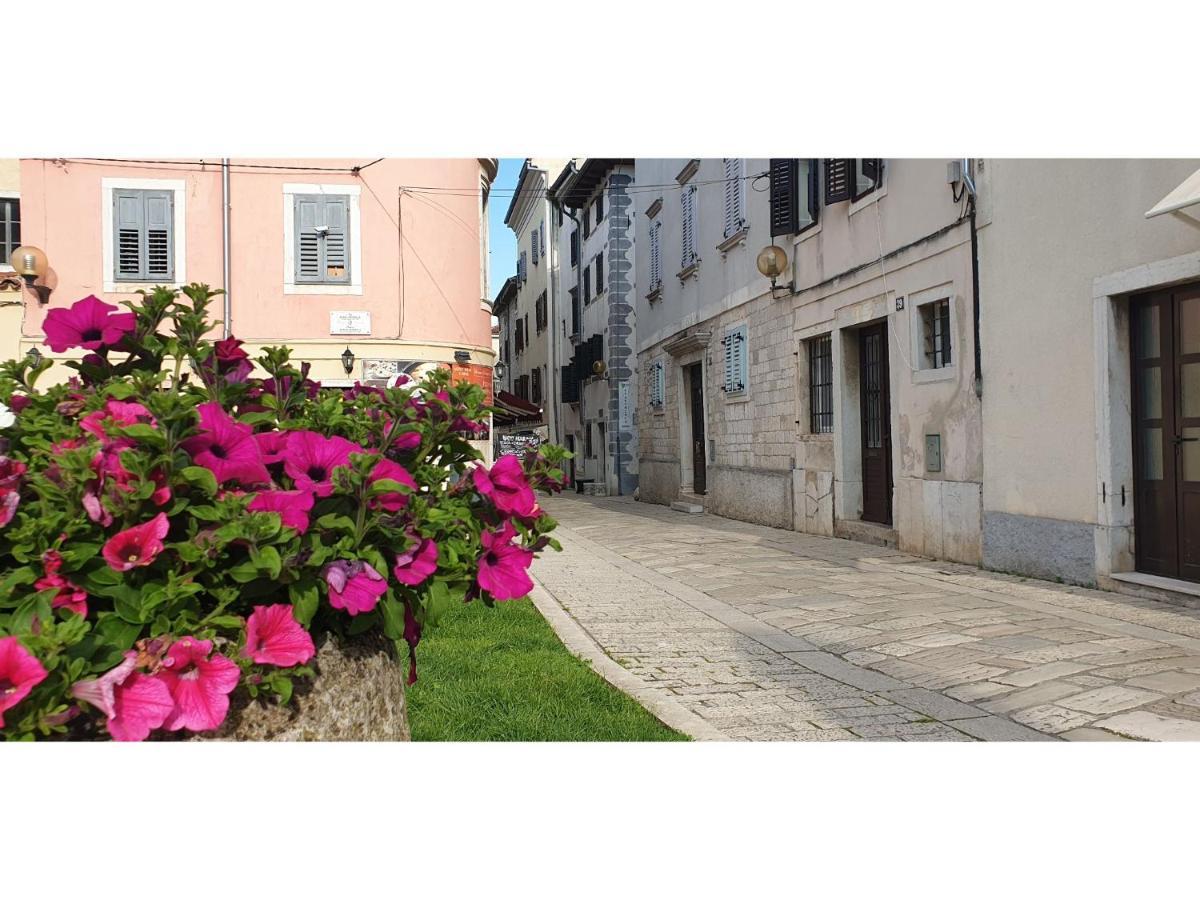 Eufrasiana Apartments Πόρετς Εξωτερικό φωτογραφία